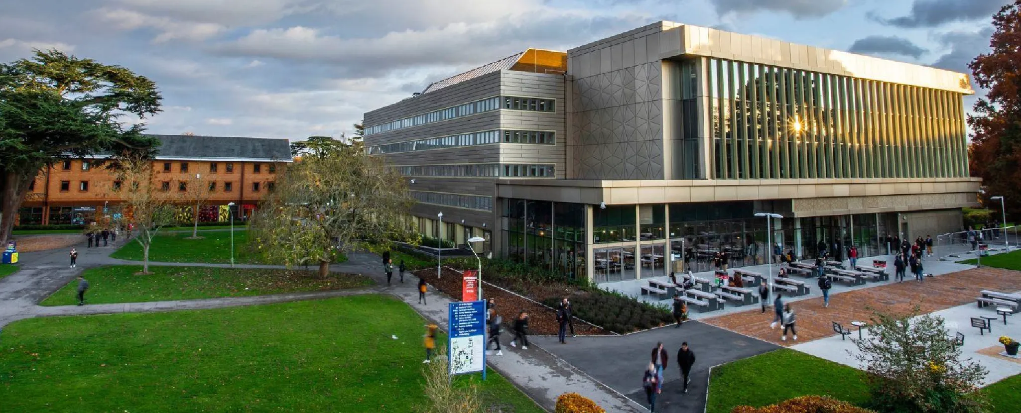 Queen's University Belfast 
 campus