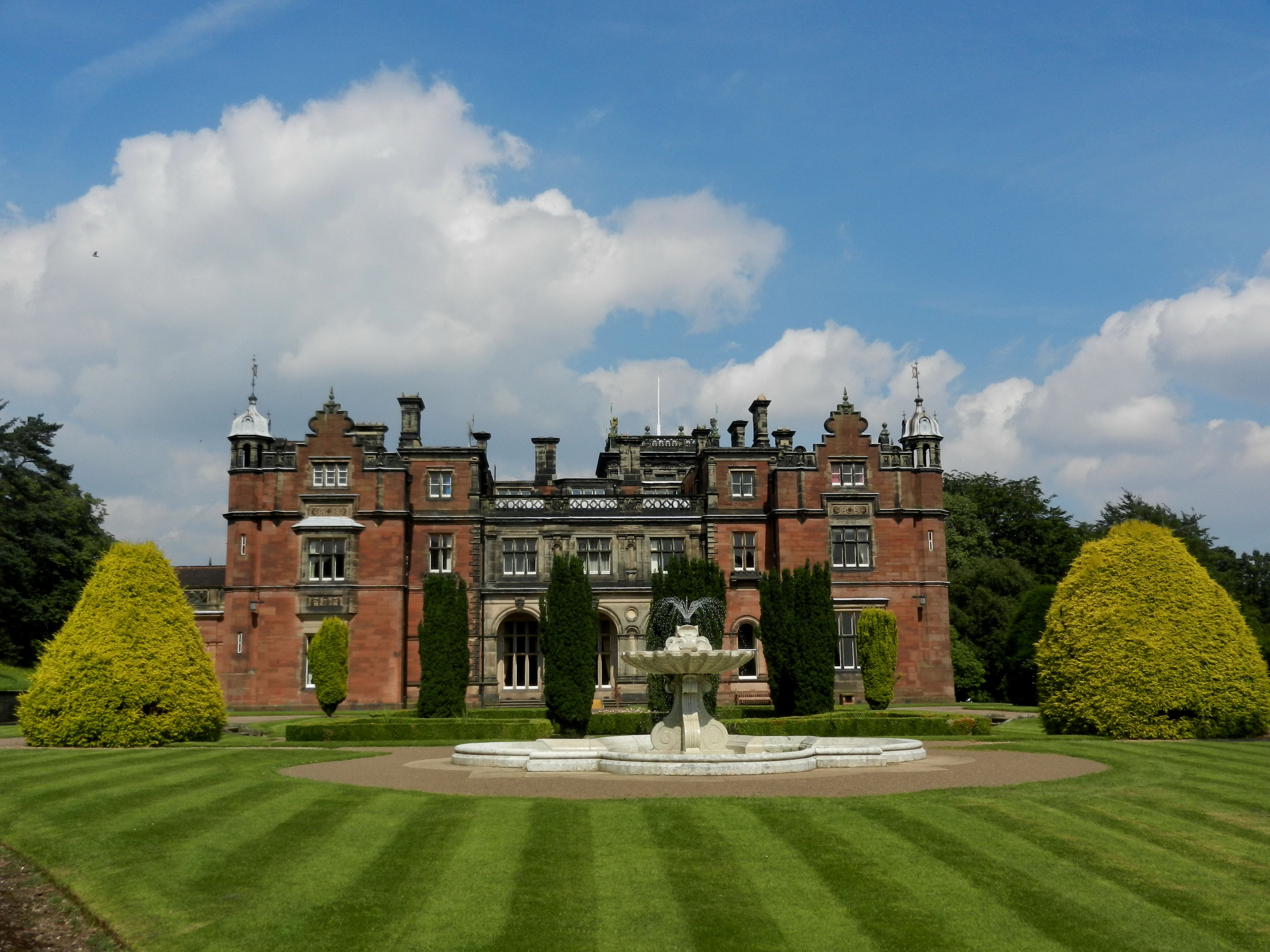 The University of Hull 
 campus