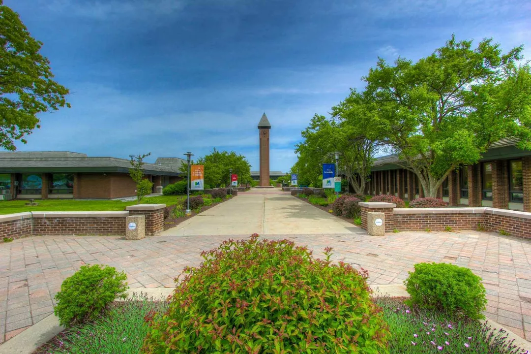 FultonMontgomery
Community
College State
University of
New York 
 campus